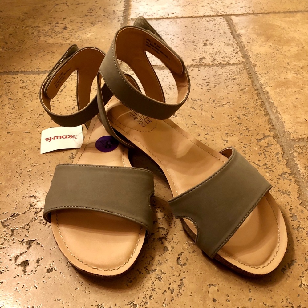 Adam Tucker by me Too Sandals